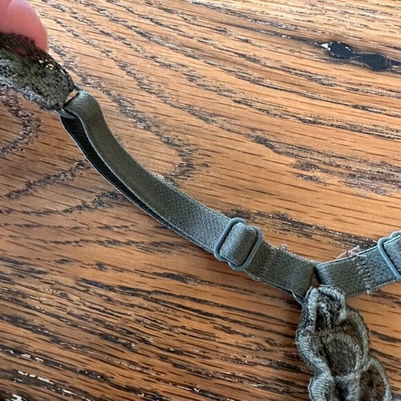 Xhilaration Army Green Lace Bralette Size XSmall - Picture 4 of 9